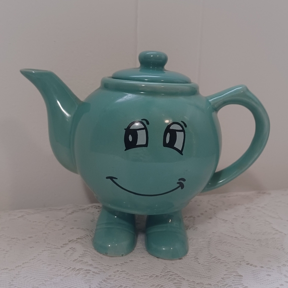 Other - 70s Smiling Tea Pot